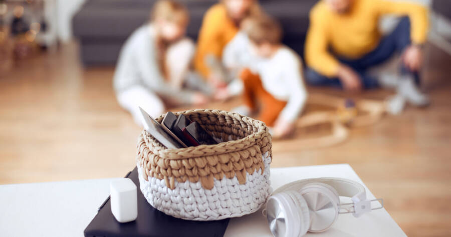 How to Organize a Family Digital Detox This Weekend